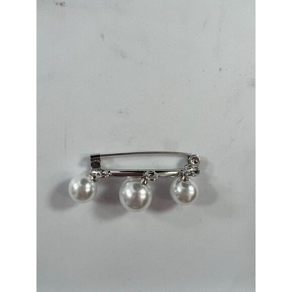 Set of 2 Gold Tone & Silver Tone Pearl Pins/Brooches. Gold & Silver. - Picture 5 of 6